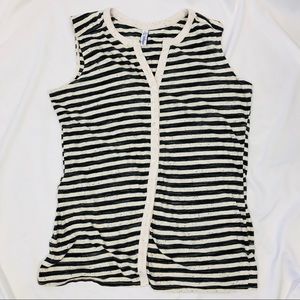 🛍Closet Clear Out🛍 black and cream tank D127